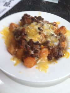 chili cheese tots