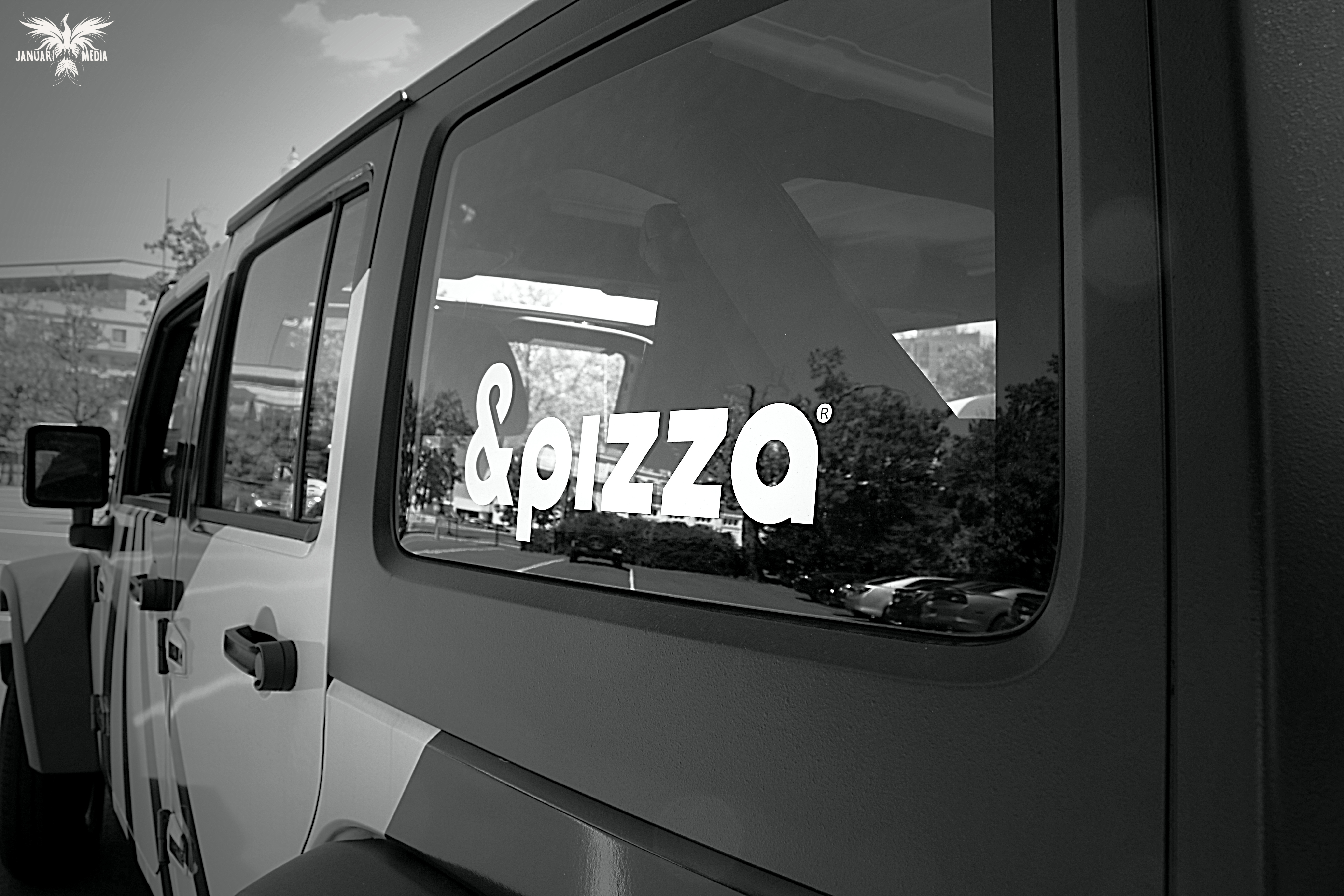 &Pizza Jeep Logo